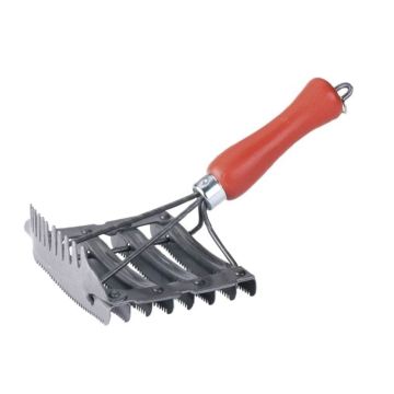 Zgrzebło metalowe dla bydła z grzebieniem 12x12,5 cm Kerbl