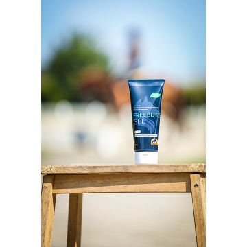 Maść rozgrzewająca i łagodząca dla konia Cavalor FreeBute Gel 200 ml